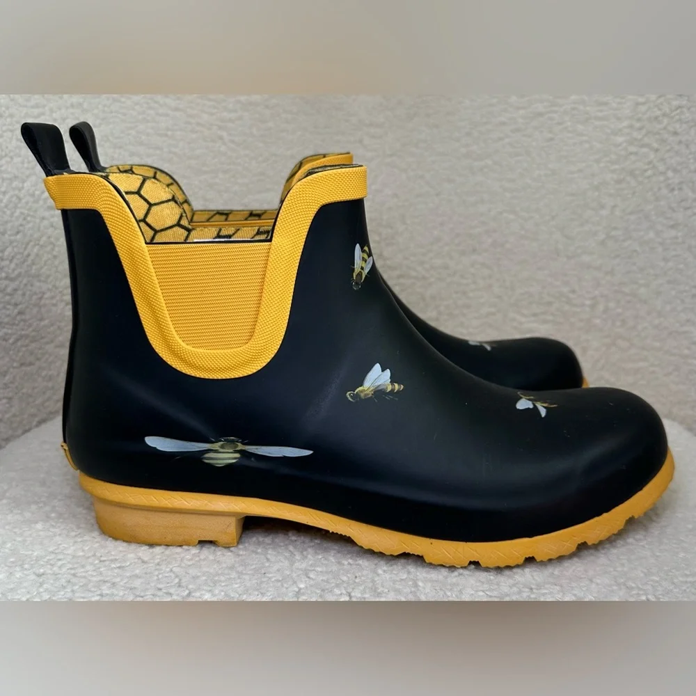 Galleria‎ Enterprises Chelsea rain snow boots booties navy blue yellow bee 🐝 11